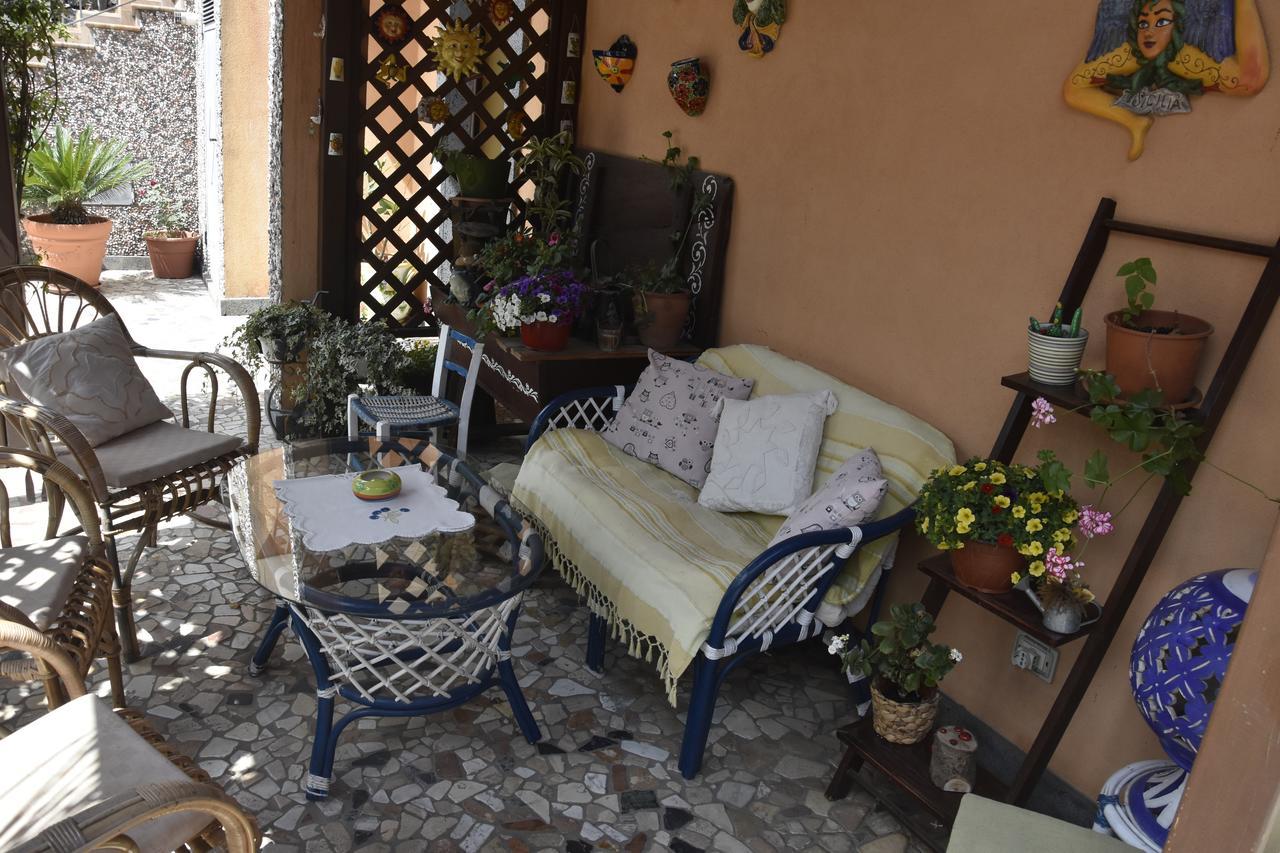 B&B Villa Liliya Fiumefreddo di Sicilia Bagian luar foto